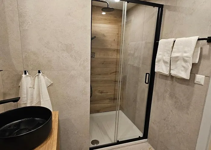 Magnifique Renove A 公寓 洛伊克巴德